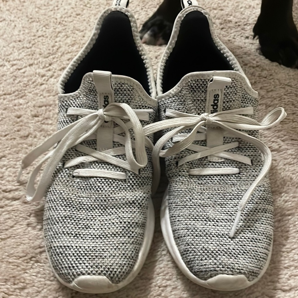 Adidas cloudfoam sneakers. Size 6. GUC